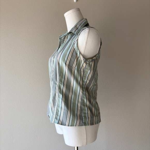 old navy sleeveless stretchy stripped button front shirt - Picture 3 of 5